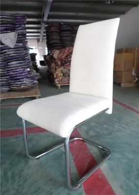 Haut cuir arrière classique dinant des chaises, couleur dinante traditionnelle de noir de chaises